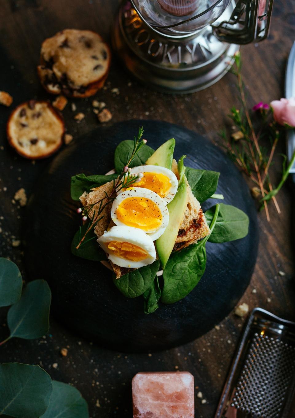 Toast à l'avocat et œuf mollet, alimentation saine